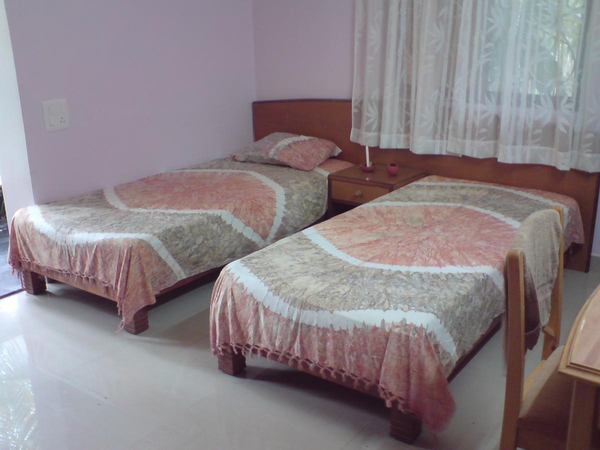 Mama Mids Home Morjim Exterior photo